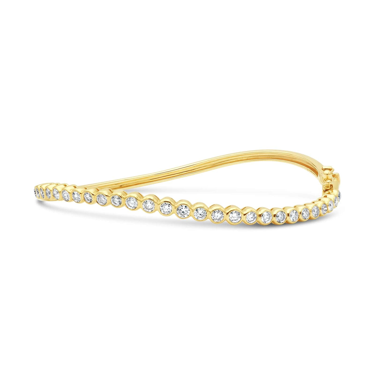Diamond Wave Bangle in Yellow Gold – Milano